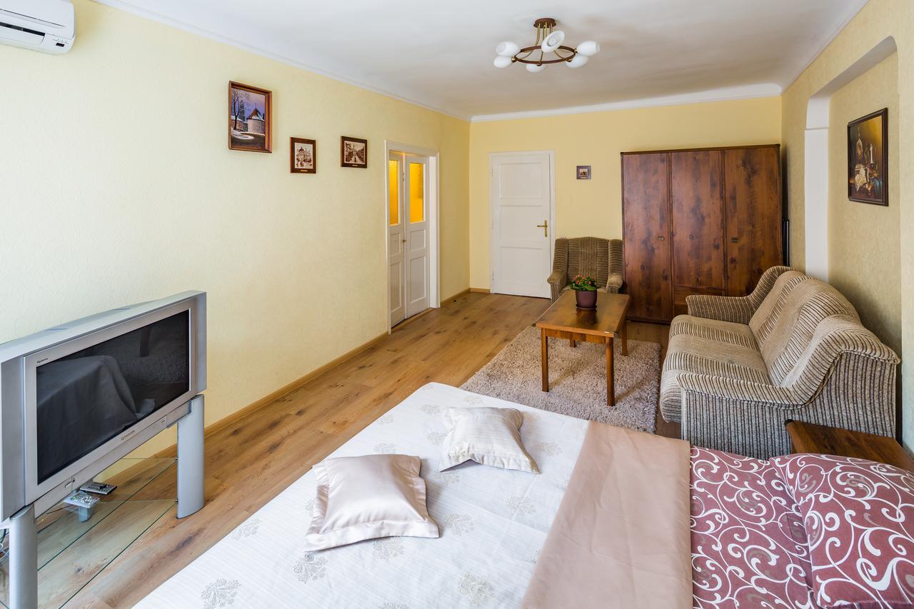 Apartment Krakivska 15 Lviv Dış mekan fotoğraf